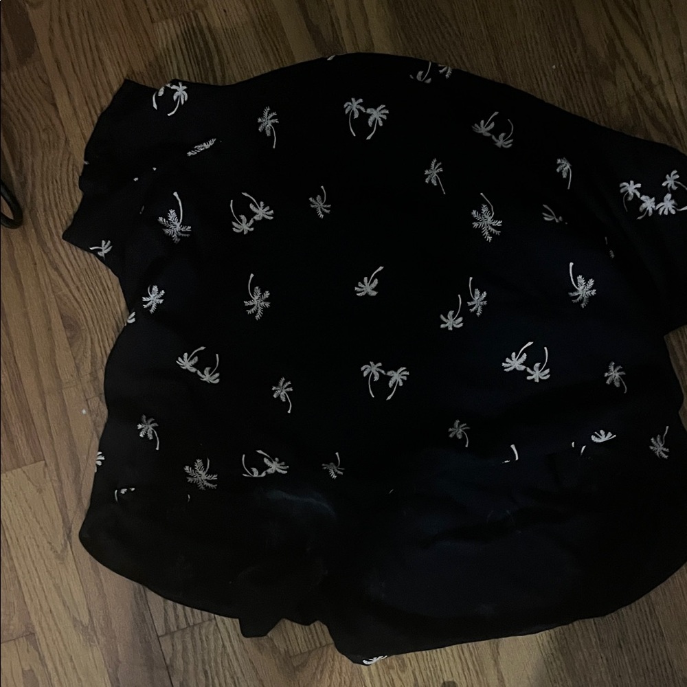 Old Navy Black Tee with White Palm Print